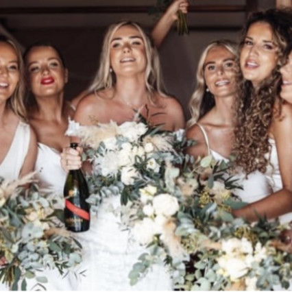 Sophisticated & Structured
This bridal makeup focuses on precision — flawless base work, softly defined eyes, and sculpted features that enhance without overpowering. A timeless matte finish perfect for brides wanting a more classic aesthetic. - #bridalmakeup #bridesmaidmakeup #softglammakeup