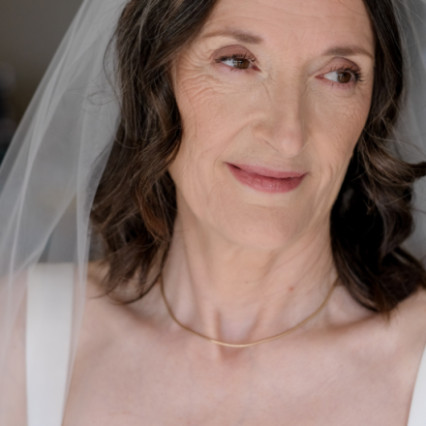  #surreyhills #classicmakeup #maturebride