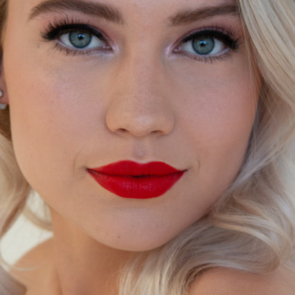  #redlip #hollywoodglamour #citybride