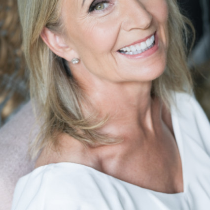  #motherofthebride #surreymakeupartist #bridesmother #matureskin #maturebride #surreywedding