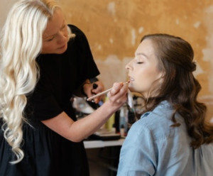 Helen Lancaster make up artist - Bridal Artist