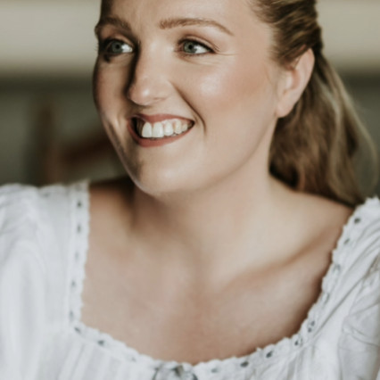  Photography by: Alex James. #naturalmakeup #halfuphair #bridalmakeup #bridalhair #bridesmaidhairandmakeup #berkshireweddings #halfuphalfdown