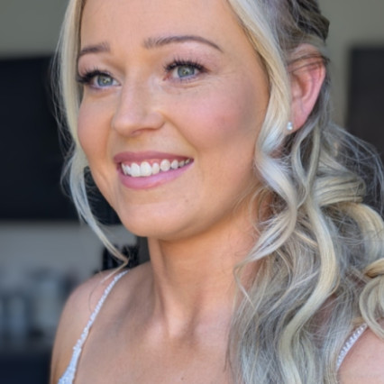 Soft natural bridal make-up. Stunning, elegant and glowing. - #naturalmakeup #bridalmakeup #bridalmakeupartist