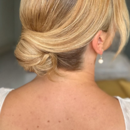 Featured portfolio item for MK Hair & Makeup 