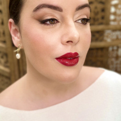  #glamorous #bridalmakeup #redlip #hollywoodglamour #modernbride