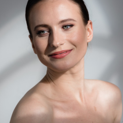 Bridal hair and makeup - Photography by: Cuttlebone Photography. #classic