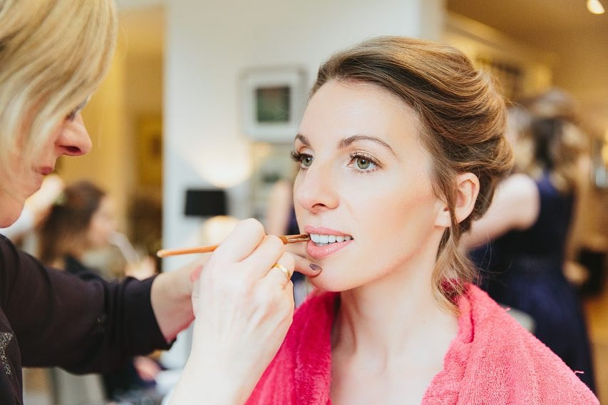 Bridal prep with real bride, natural makeup - Make Me Bridal Artist: Makeup Angel. Photography by: Trash Coonan. #classic #naturalmakeup #weddingmorning #gettingready #bridalmakeup #meatwork #prep #soft #elegant #freshfaced