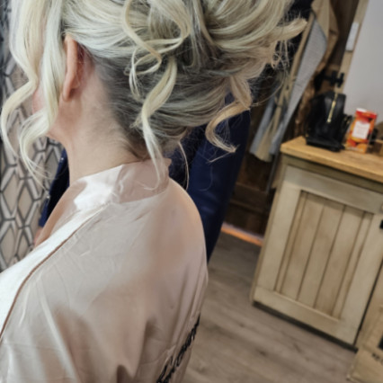  #updo #weddinghair