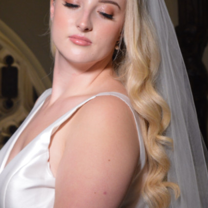 Hollywood Bridal Glam 

@exeterhistoricguildhall
@amberlouise_bridalhair
@bridalemporium - Photography by: Maddie - @exeterhistoricguildhall. #bridalmakeup #hollywoodglamour