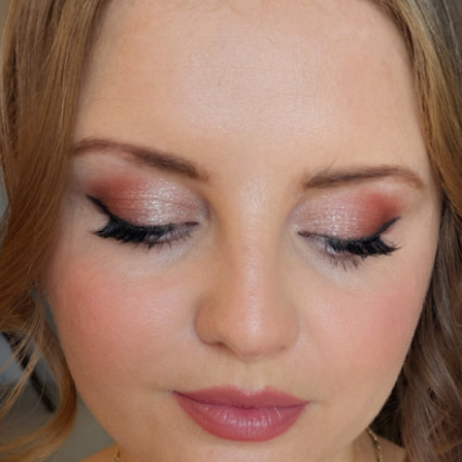 Soft glam special Occasion makeup in shades of burnt orange, gold, and brown tones. - Photography by: Makeup By Lisa Hannah. #glamorous #bridesmaidmakeup #cruetlyfreemakeup