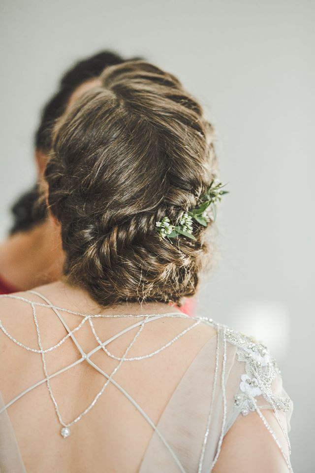 Bride Urte - Make Me Bridal Artist: let's hair. Photography by: Foto Plunksna. #bohemian #boho #lowupdo #relaxedupdo #braid #braidedupdo #fishtailbraid #braids #lowbun #natural #realbride #naturalbridal #naturalbride #rustic #realflowers