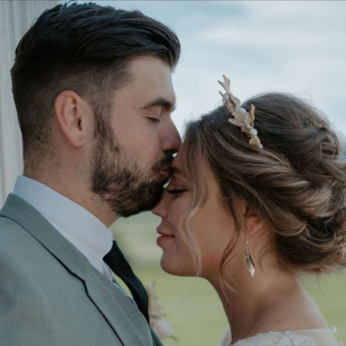 - Make Me Bridal Artist: Feelin' Mint - Hair & Makeup Specialist. Photography by: Emily Robinson.