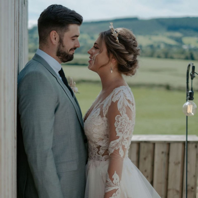 - Make Me Bridal Artist: Feelin' Mint - Hair & Makeup Specialist. Photography by: Emily Robinson.