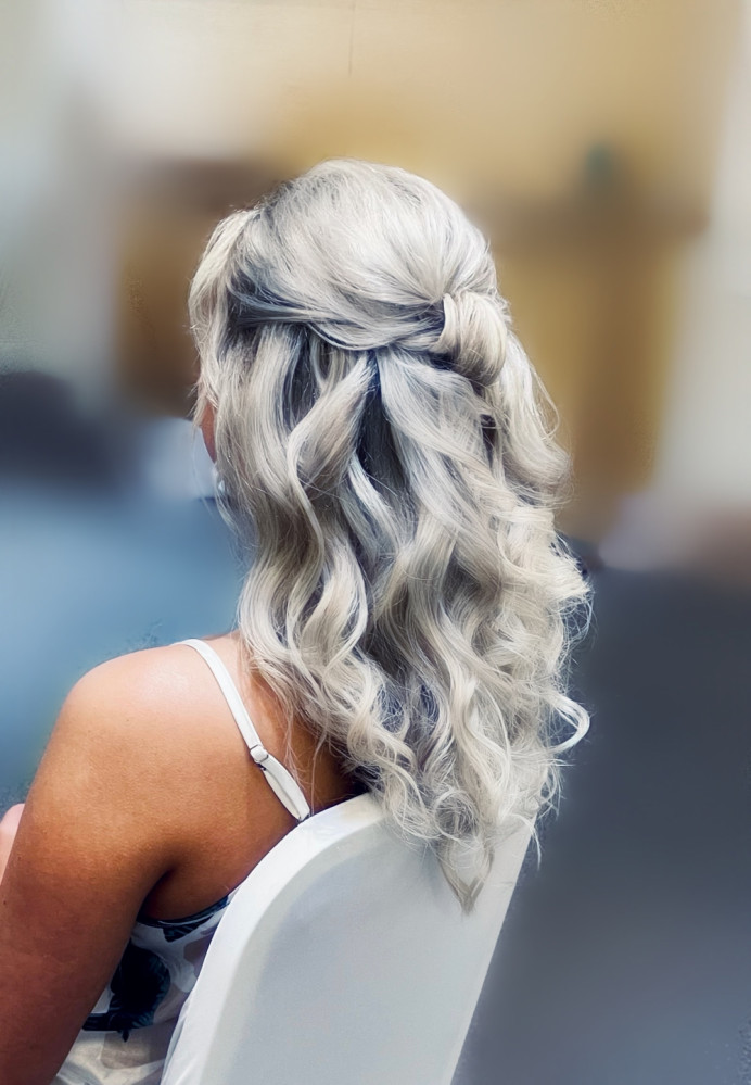 This bridesmaid didn't have a lot of hair, but she wanted a volumous half up.
I used a little trick with my styling, and as you can see, it created oodles of lovely volume and gorgeous cascading waves.
Yes, it does take longer to style like this, but the results are so worth it don't you think? - Make Me Bridal Artist: Max It Up Bridal & Special Occasion Hair. Photography by: Natalie Mason. #bohobride #bohowedding #hollywoodwaves #bridesmaidshair #halfuphalfdown #bohohair #romantichair #eleganthair