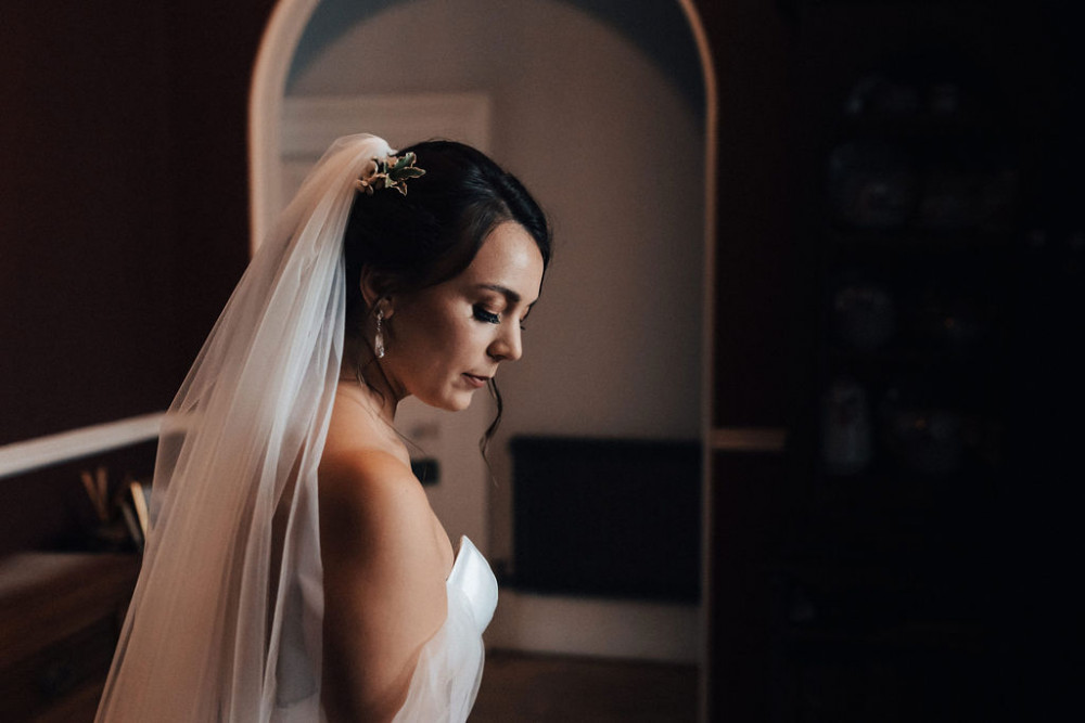  - Make Me Bridal Artist: Stephanie Graham Vegan & Cruelty-Free Makeup Artist. Photography by: Lauren Juliette. #classic #glamorous #weddingmorning #bridalmakeup #veganbride