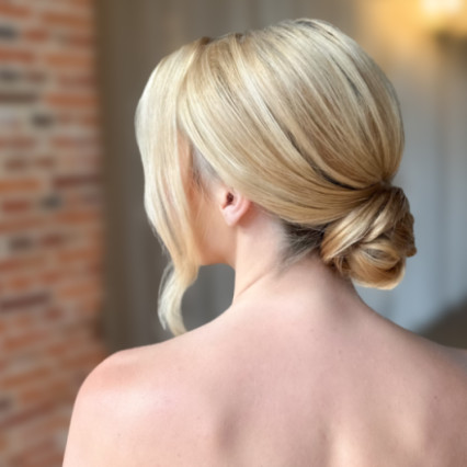 Featured portfolio item for Zoe Sharman hair and makeup