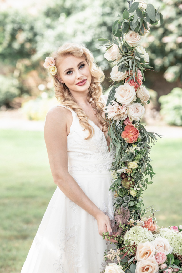 Styled Photoshoot
Inspiration - The Secret Garden - Make Me Bridal Artist: SJM Beauty | Make-up Artist. Photography by: Victoria Amrose Photography. #glamorous #boho #naturalmakeup #bridalmakeup #flowersinherhair #flowers #relaxed