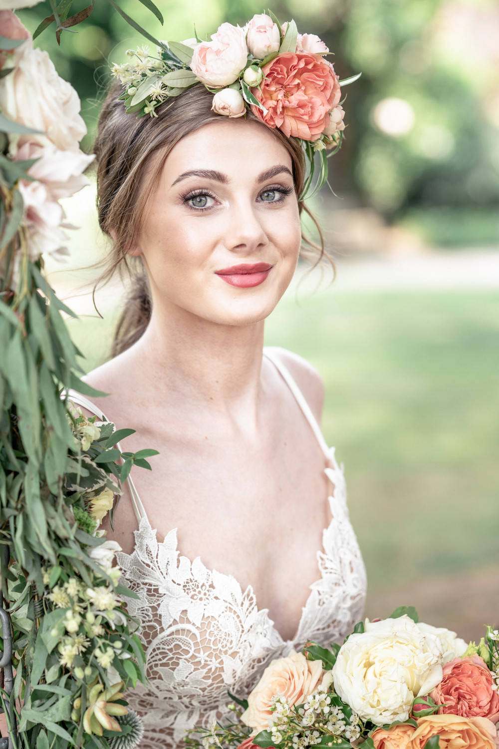 Styled Photoshoot
Inspriration - The Secret Garden - Make Me Bridal Artist: SJM Beauty | Make-up Artist. Photography by: Victoria Amrose Photography. #flowercrown #bridalmakeup #flowersinherhair #weddingmakeup #prettymakeup #makeupartist