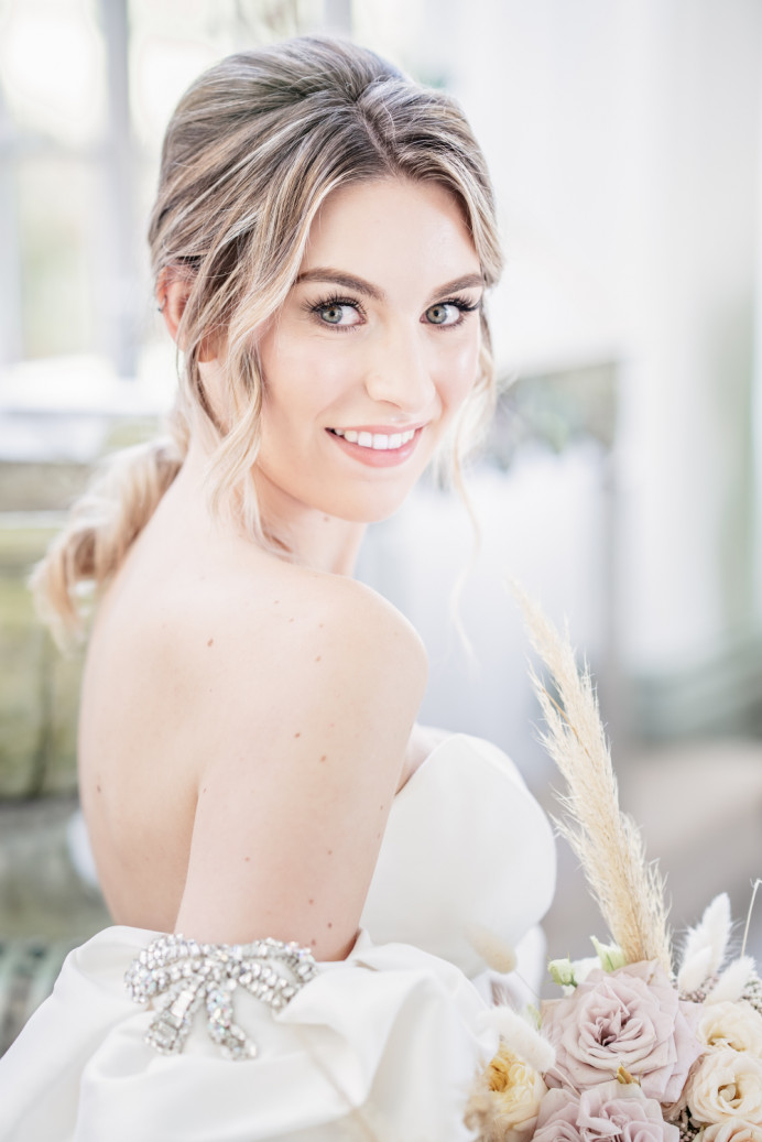 Natural make-up done on model Hannah for a Styled Photoshoot at Hawkstone Hall and Gardens. - Make Me Bridal Artist: SJM Beauty | Make-up Artist. Photography by: Victoria Amrose Photography. #classic #vintage #glamorous #weddingmorning #bridalmakeup #bridalhair #bridalprep #naturalbeauty #cleanbeauty