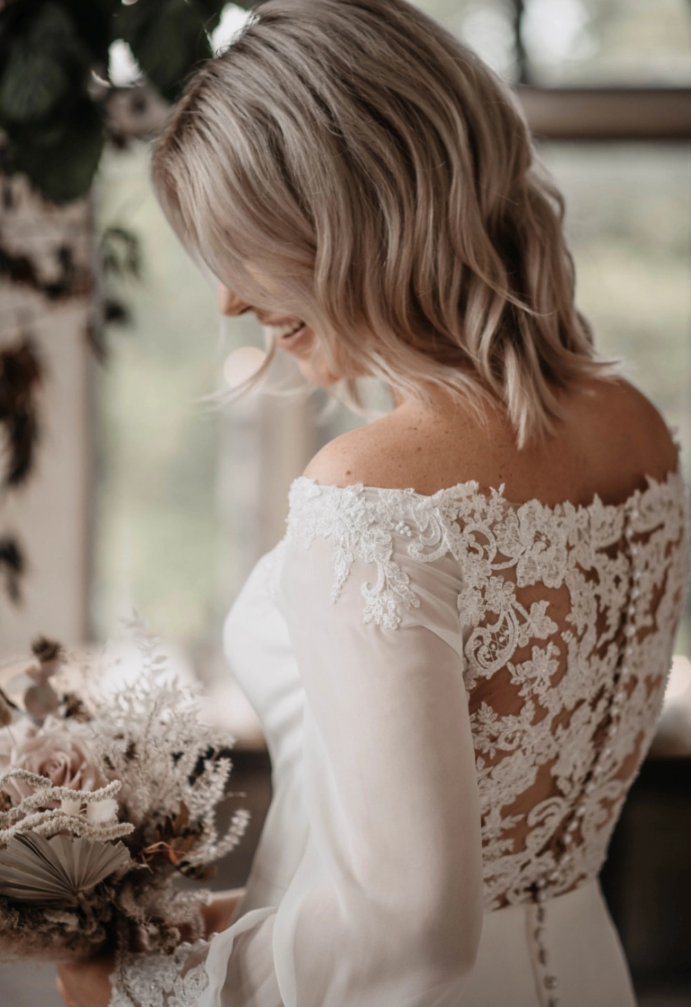 Beautiful Brides Curls - Make Me Bridal Artist: Elegant Bridal Hairstyling. Photography by: Willow & Wilde. #curls #bridalhair #weddinghair #smoothcurls #bridalhairstylist #loosecurls #waves