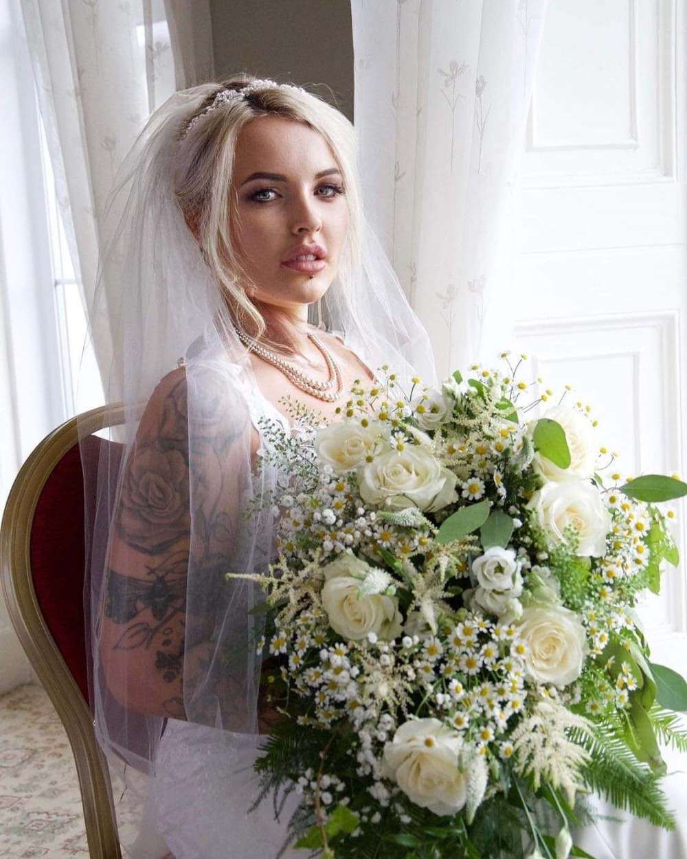 Rock that wedding like a lady - Make Me Bridal Artist: Loxus Hair and Makeup by Maya Jasinska HMUA. Photography by: Me. #weddingmorning #bridalmakeup #bridalhair #charlottetilbury